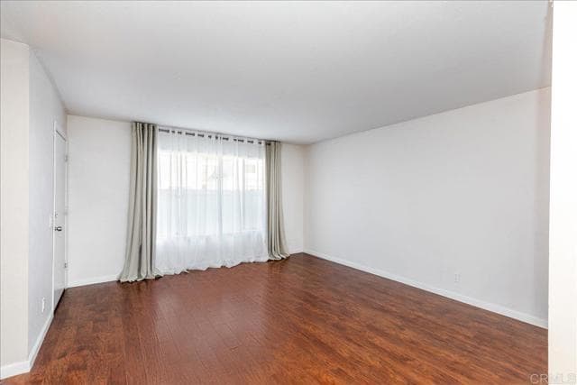 Building Photo - 1640 Maple Dr