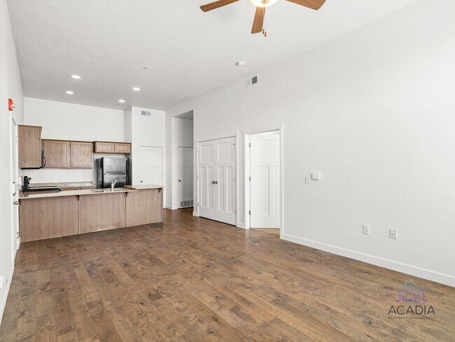 Building Photo - 172 W 1000 S