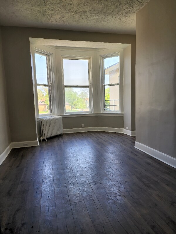 Building Photo - 945 Dana Ave