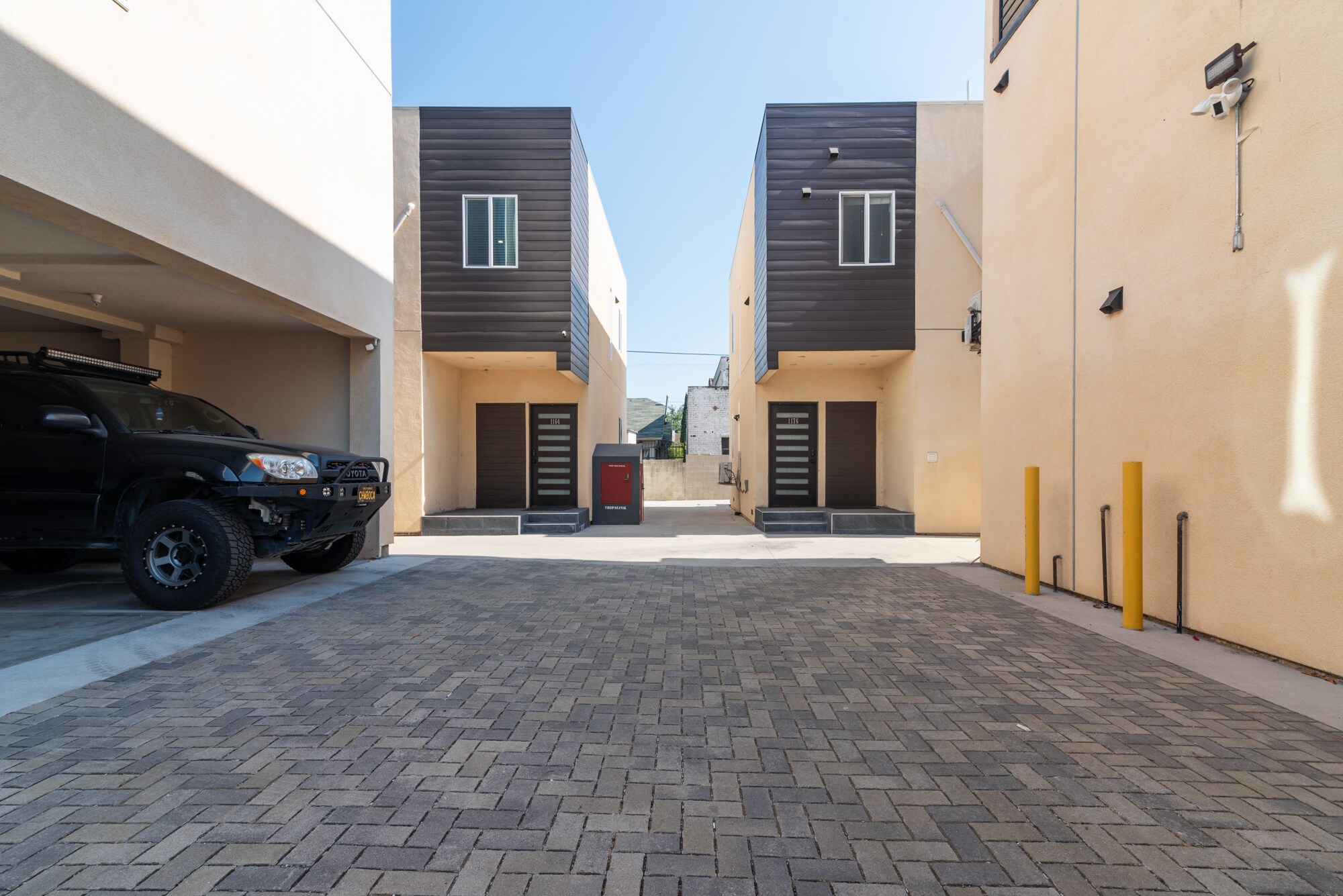 Building Photo - 1168 1/2 W 24th St