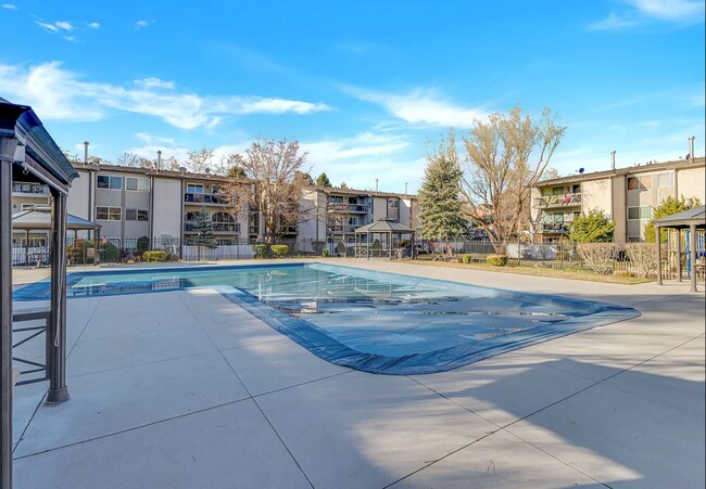 Building Photo - 5704 S Waterbury Way