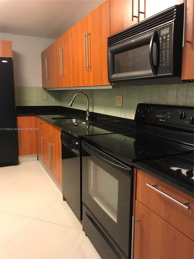Building Photo - 3001 S Ocean Dr