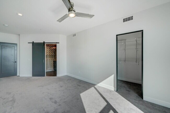 Building Photo - 504 E Roosevelt St