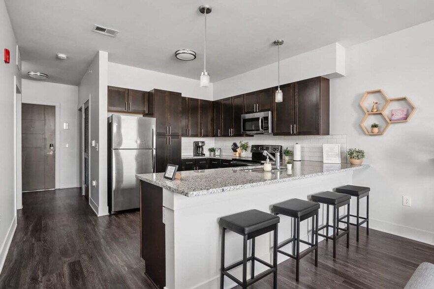 Building Photo - 8510 Westfield Blvd