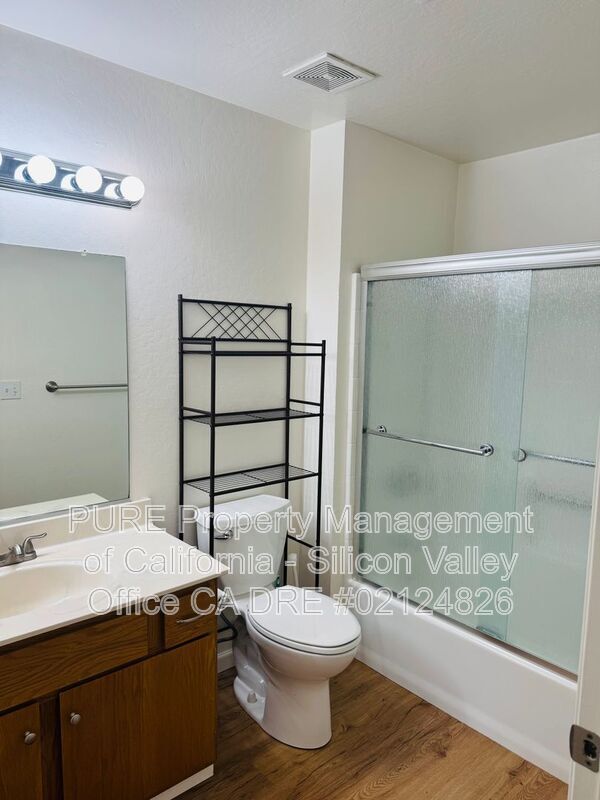 Building Photo - 124 Montebello Dr