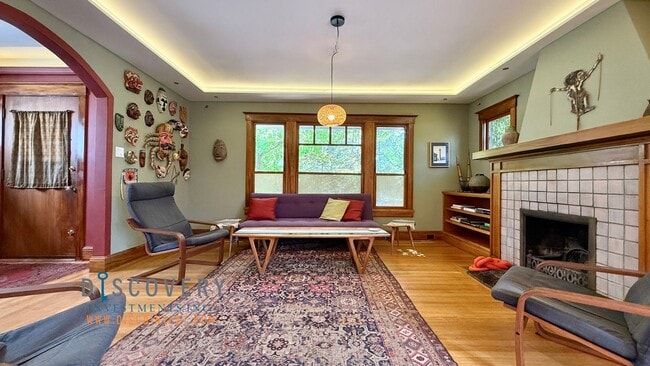 Building Photo - Charming Custom Retreat in Prime Berkeley ...