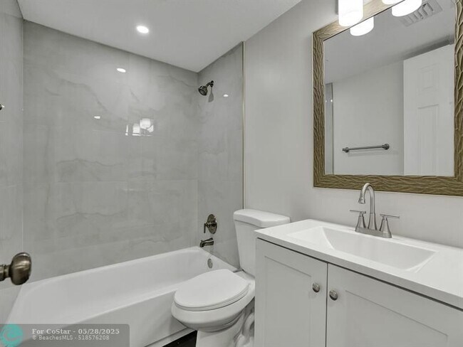 Building Photo - 8503 NW 35th Ct