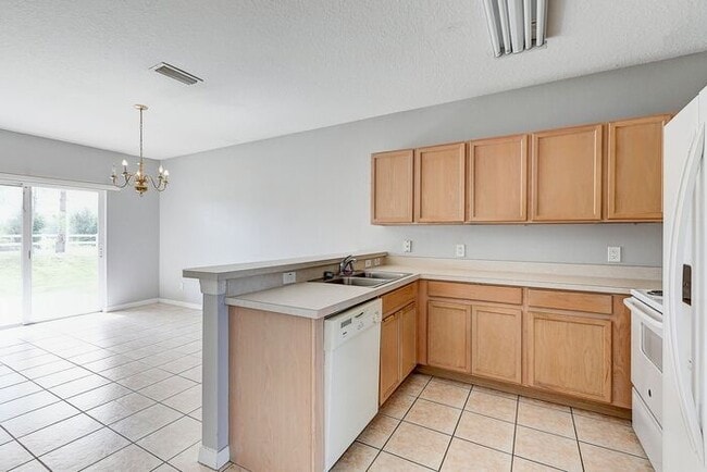 Building Photo - Land O'Lakes 3 Bed/2.5 Bath Townhome for L...
