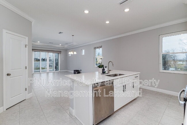 Building Photo - 2609 Village Lakes Blvd