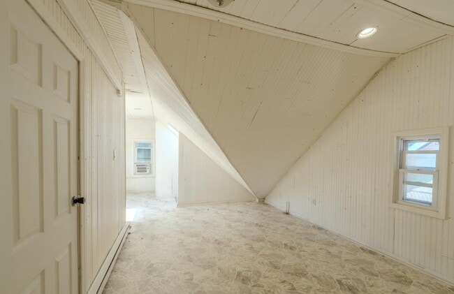 Building Photo - 3107 S 12th St