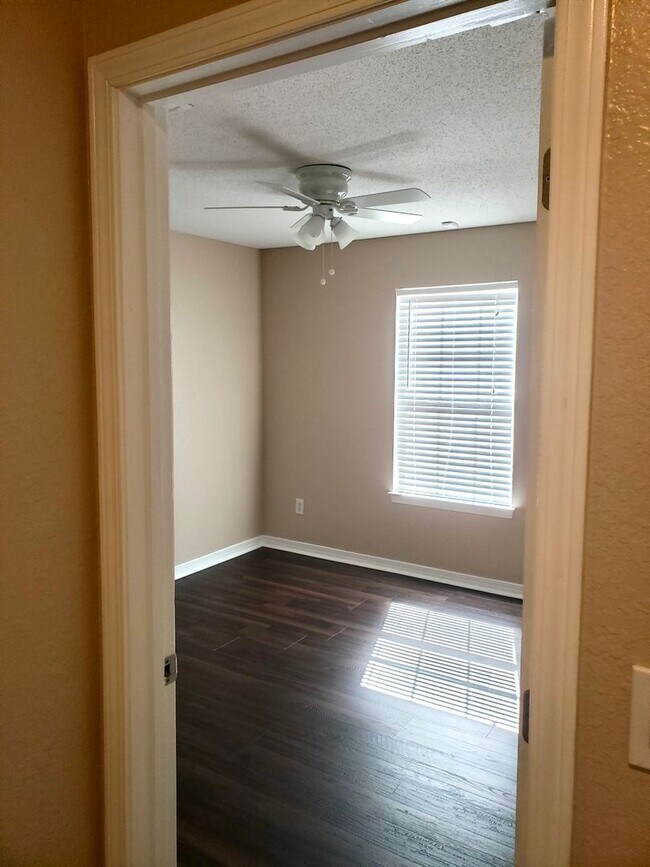 Building Photo - Beautiful home with Swimming Pool in the Hammocks. 4 bedroom 2 bath -Pool lawn service included!!!