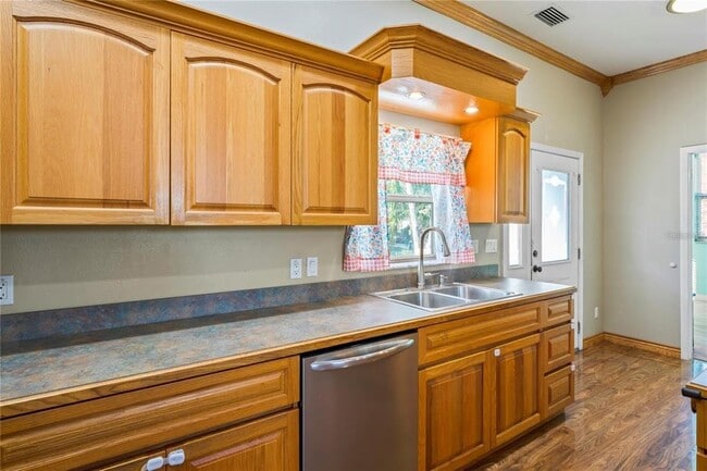 Building Photo - 6131 Central Ave