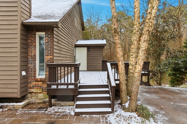 Building Photo - 6008 Champion Rd