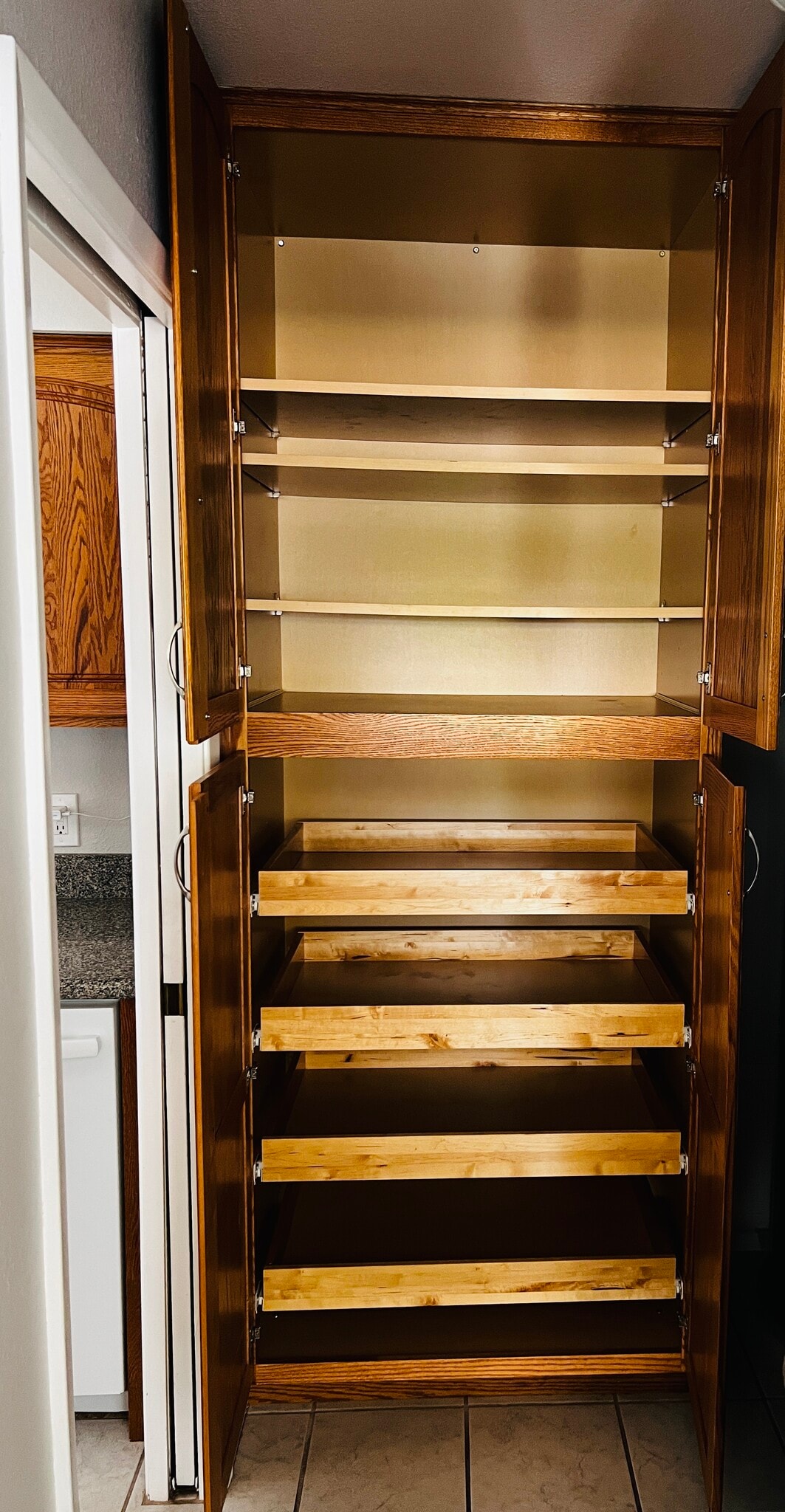 Pantry w/ pullout drawers - 810 Leisure World