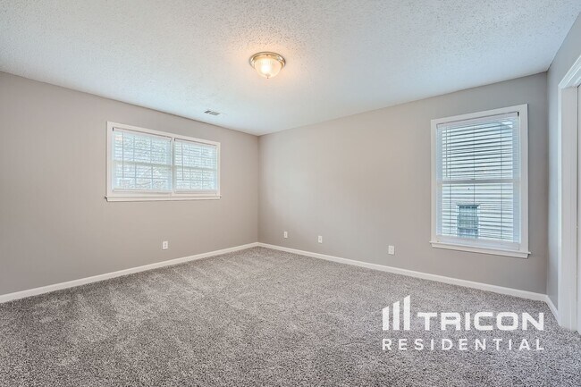 Building Photo - 3020 Royal Creek Way SW