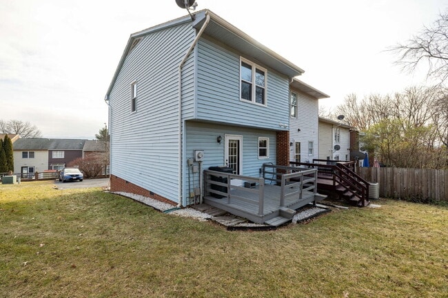 Building Photo - 3-Bedroom Townhouse with Yard & Privacy in Harrisonburg