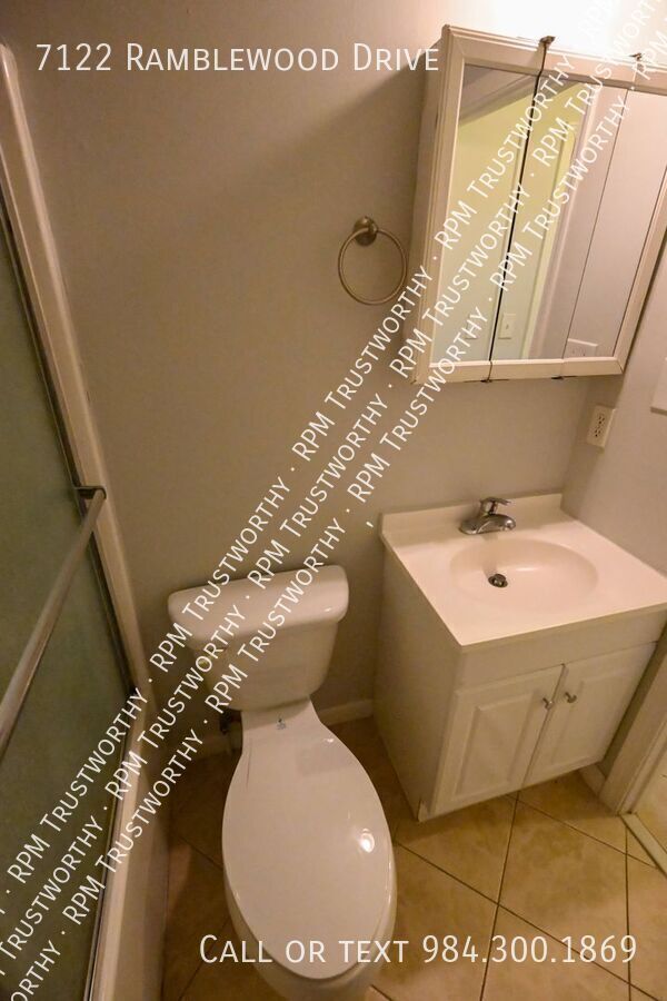 Building Photo - 7122 Ramblewood Dr