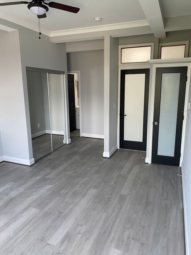 Building Photo - 146 N East Ave