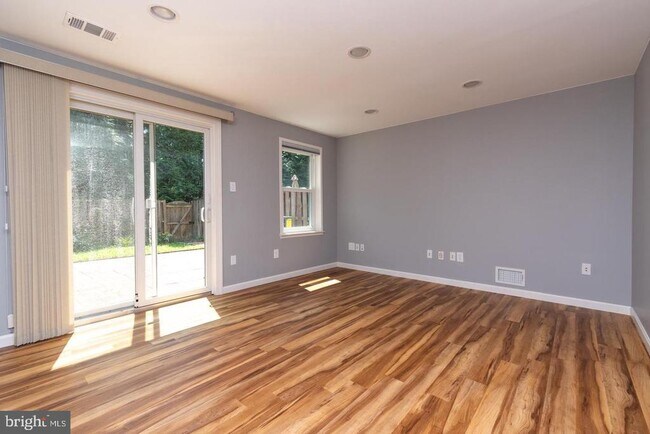 Building Photo - 13205 Black Walnut Ct