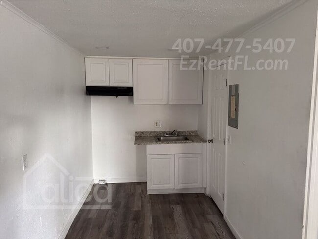 Building Photo - 4731 N Pine Hills Rd