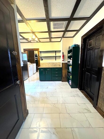 Building Photo - 1209 Windsor Ave