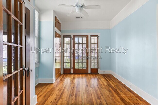 Building Photo - 806 Constantinople St