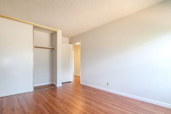 Building Photo - 3 bedroom Home on a corner Lot