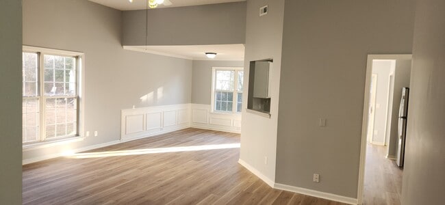 Building Photo - 313 N Water's Edge Dr