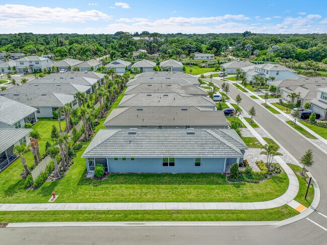 Building Photo - 4572 Nautilus Cir