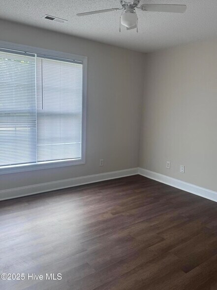 Building Photo - 367 Branchwood Dr