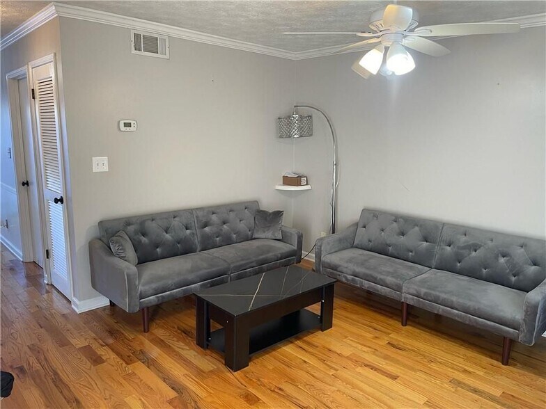 Building Photo - 407 Northdale Ct