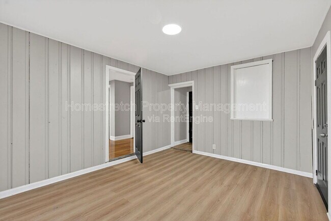 Building Photo - 7137 Garesche Ave