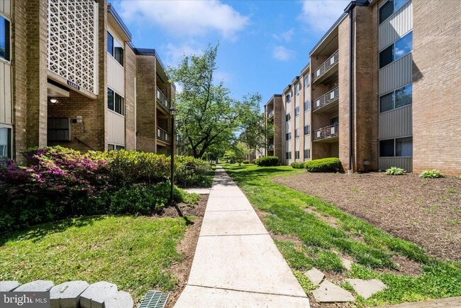 Building Photo - 12202 Braxfield Ct