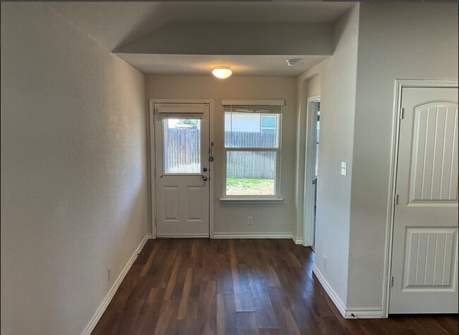 Building Photo - "Charming 4-Bedroom Home with Granite Elegance in San Antonio!"