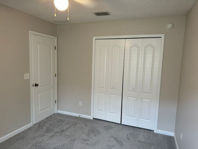 Building Photo - Home For Rent
