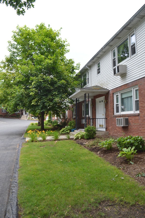 Primary Photo - Pleasant View Apartments