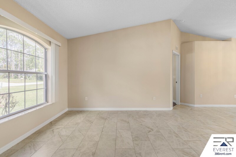 Building Photo - 57 Pin Oak Dr