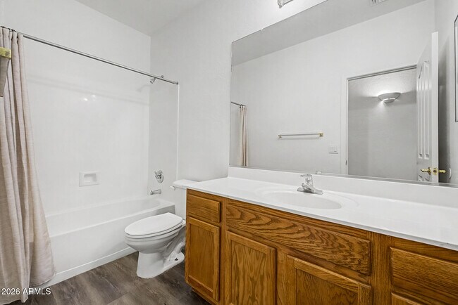 Building Photo - 4255 E Cherry Hills Dr