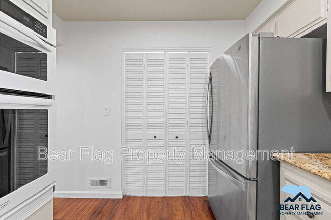Building Photo - 7919 Ridgemont Dr