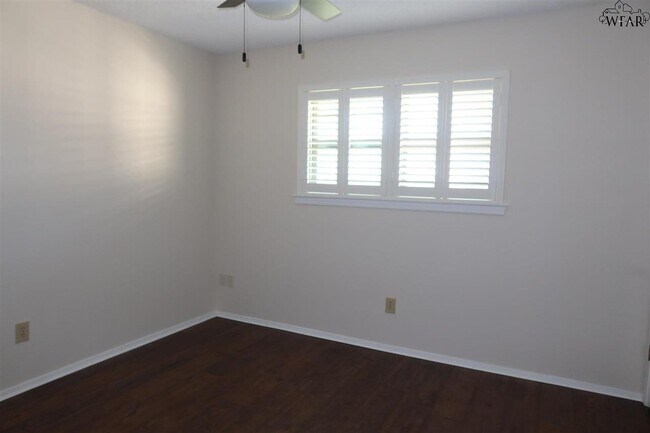 Building Photo - 4601 Misty Valley W