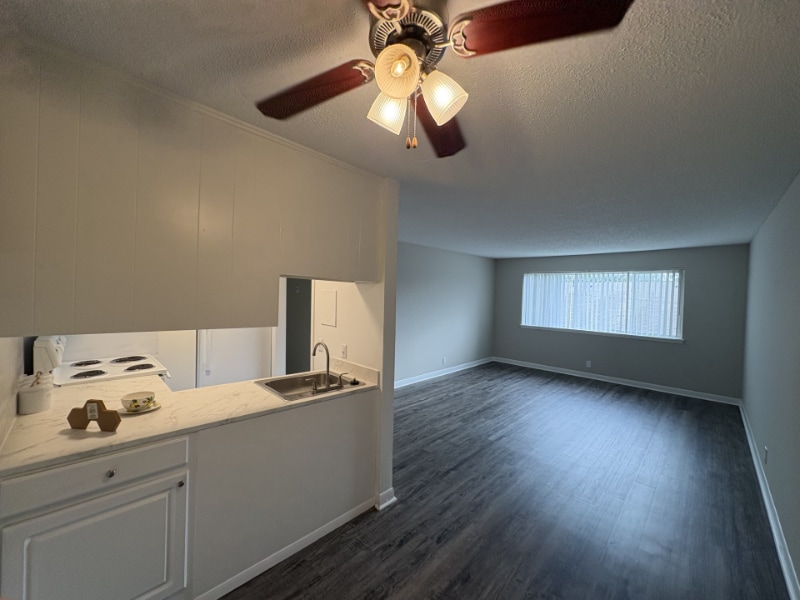Building Photo - 1005 Hickory Hill Ln