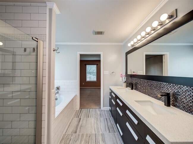 Building Photo - 13215 Sleepy Creek Meadows