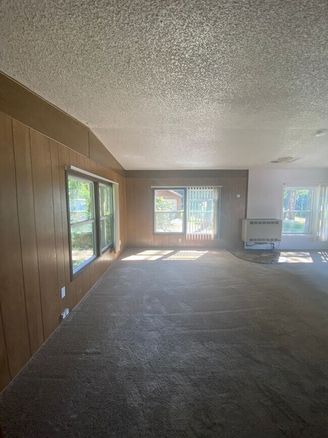 Building Photo - Manufactured Home In Bayview (APP#171)