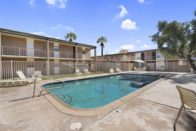 Building Photo - 3737 E Turney Ave