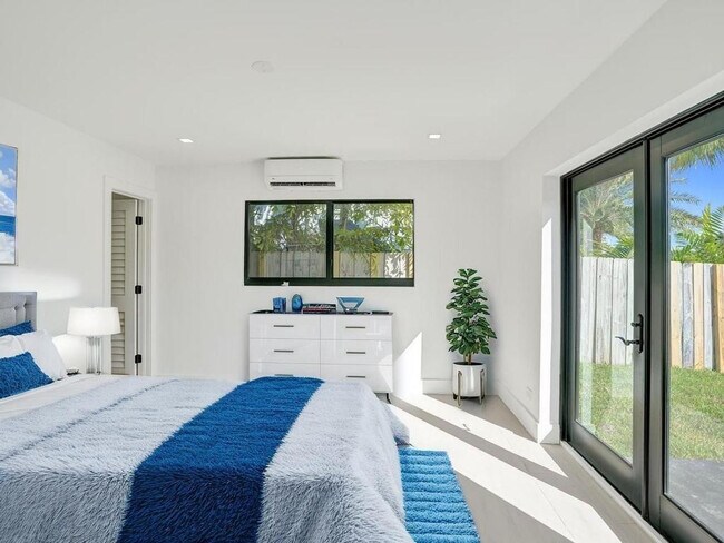 Building Photo - 840 SE 22nd Ave