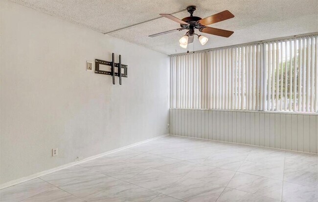 Building Photo - 1800 Lavaca St