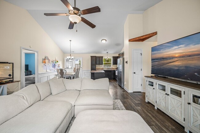 Building Photo - 215 Timber Jack Ct