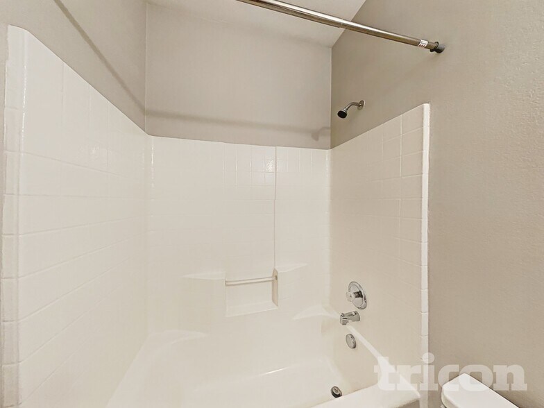 Building Photo - 2106 Rose May Dr