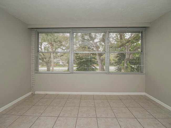 Building Photo - 677 Royal Palm Blvd