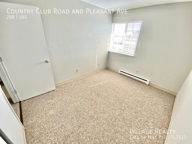 Building Photo - 609 Country Club Rd